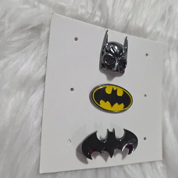 Batman Pin Set - Picture 4 of 4